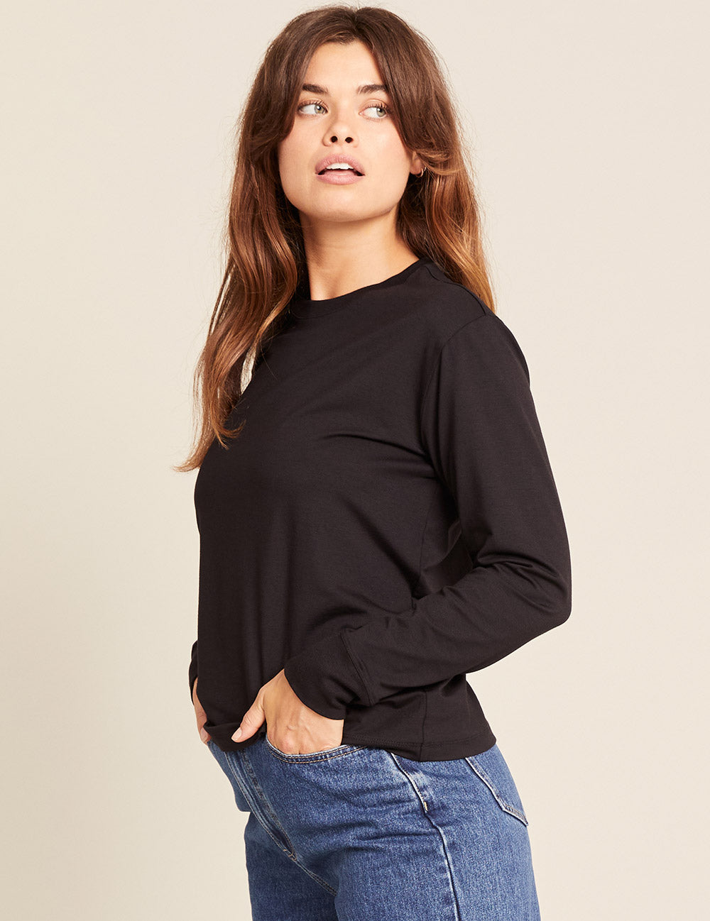 B10967_BLACK_Women's Classic Long Sleeve T-Shirt_3.jpg