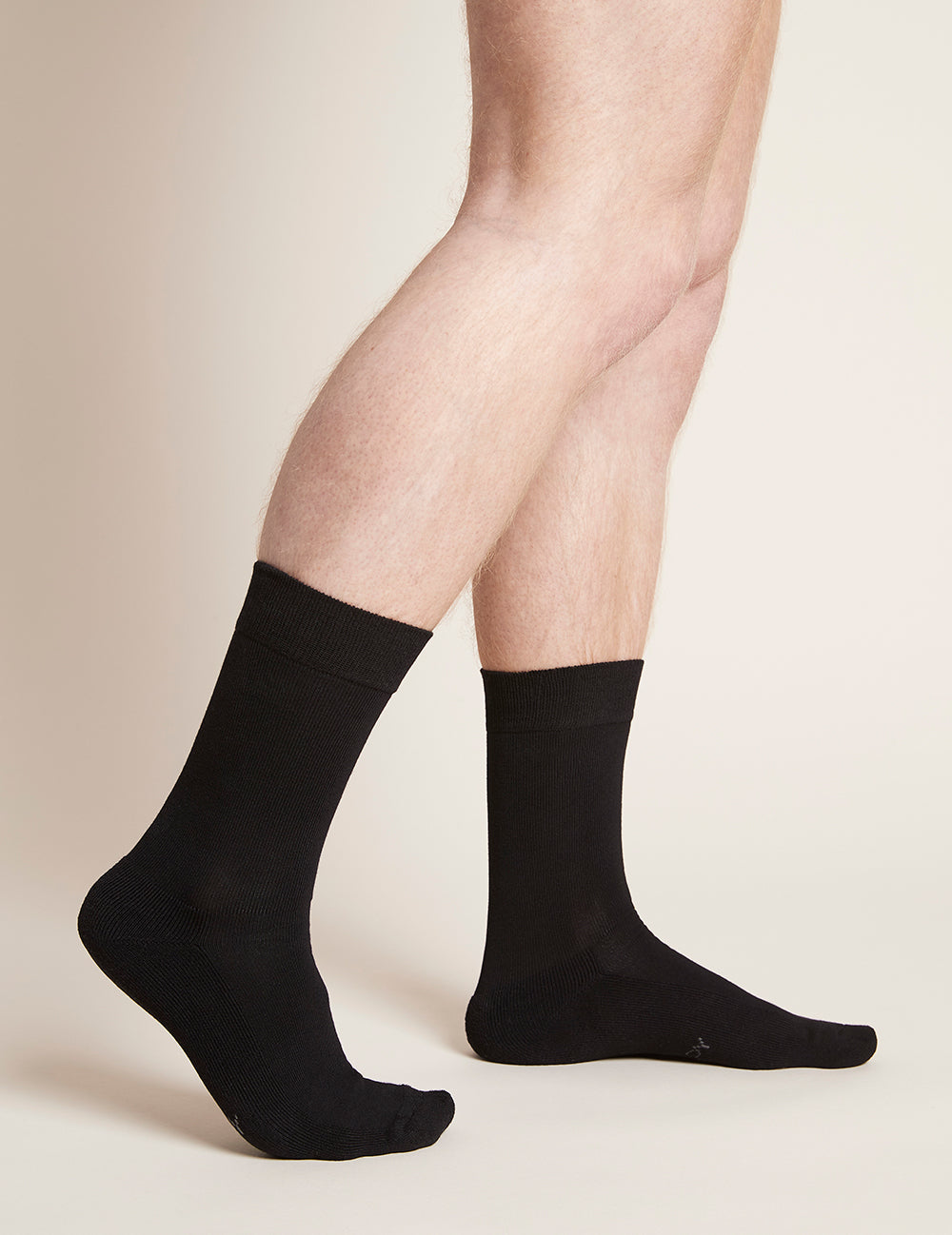 BS031_BLACK_Men's Everyday Crew Socks_3.jpg