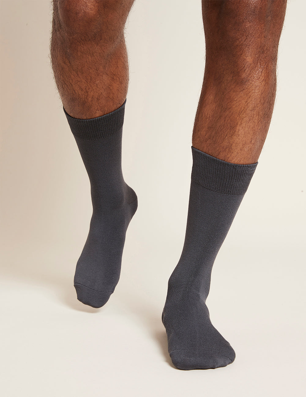 BS031_SLATE_Men's Everyday Crew Socks_1.jpg